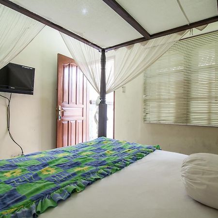 Lori Beach Inn Seminyak Buitenkant foto