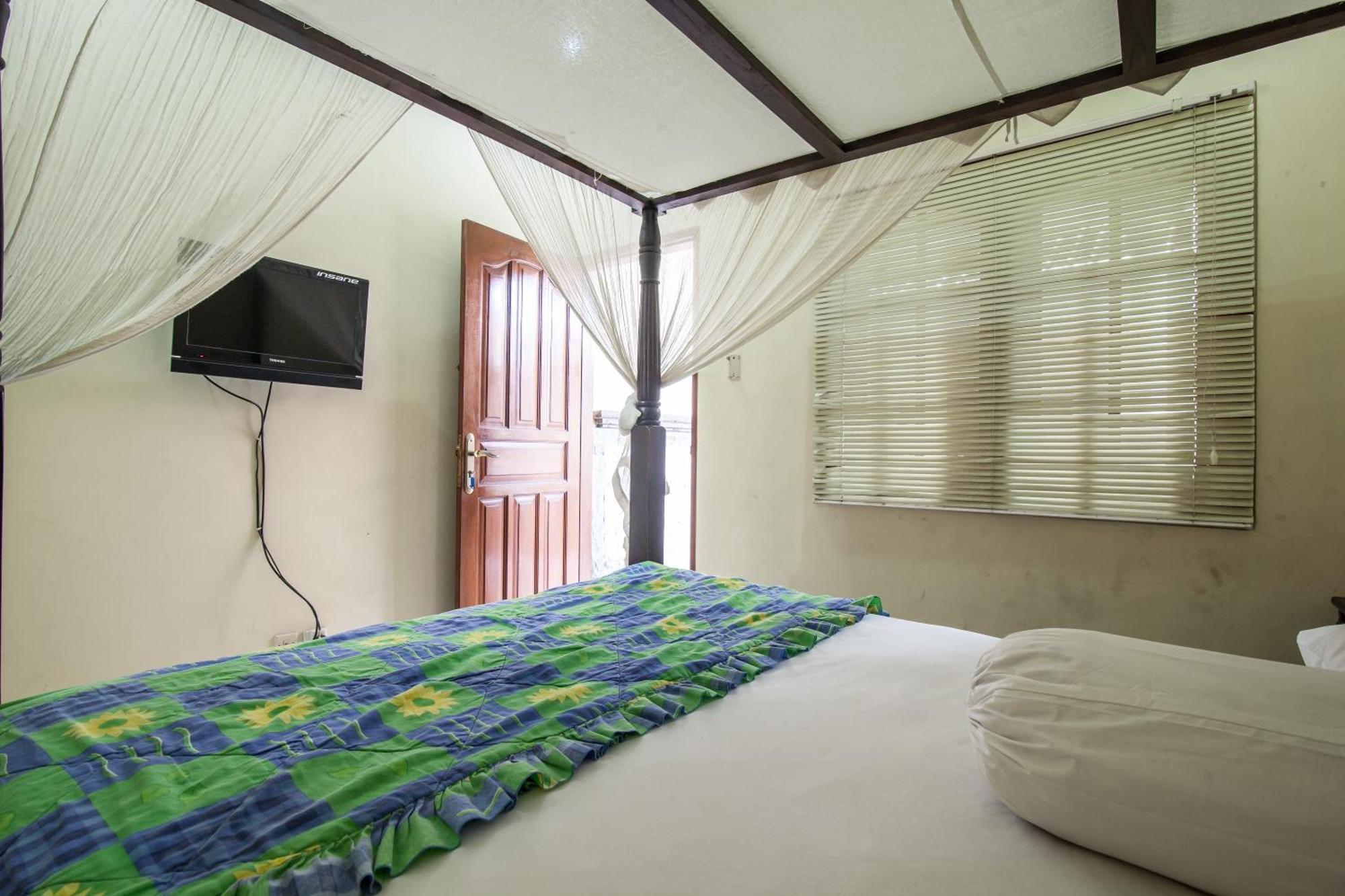 Lori Beach Inn Seminyak Buitenkant foto