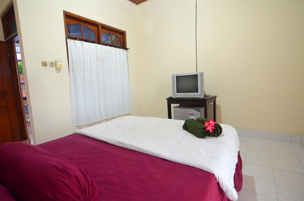 Lori Beach Inn Seminyak Buitenkant foto